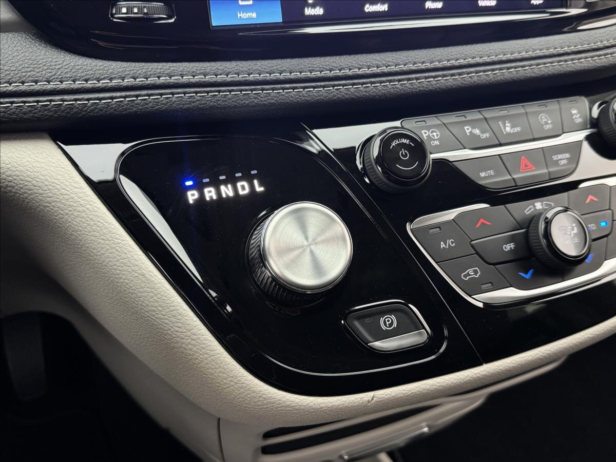 Chrysler Pacifica MPV 3,6 l 214 kw