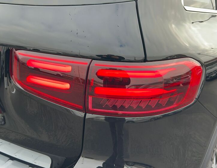 Mercedes-Benz GLB 11