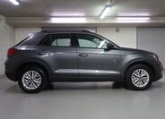 Volkswagen T-Roc 4