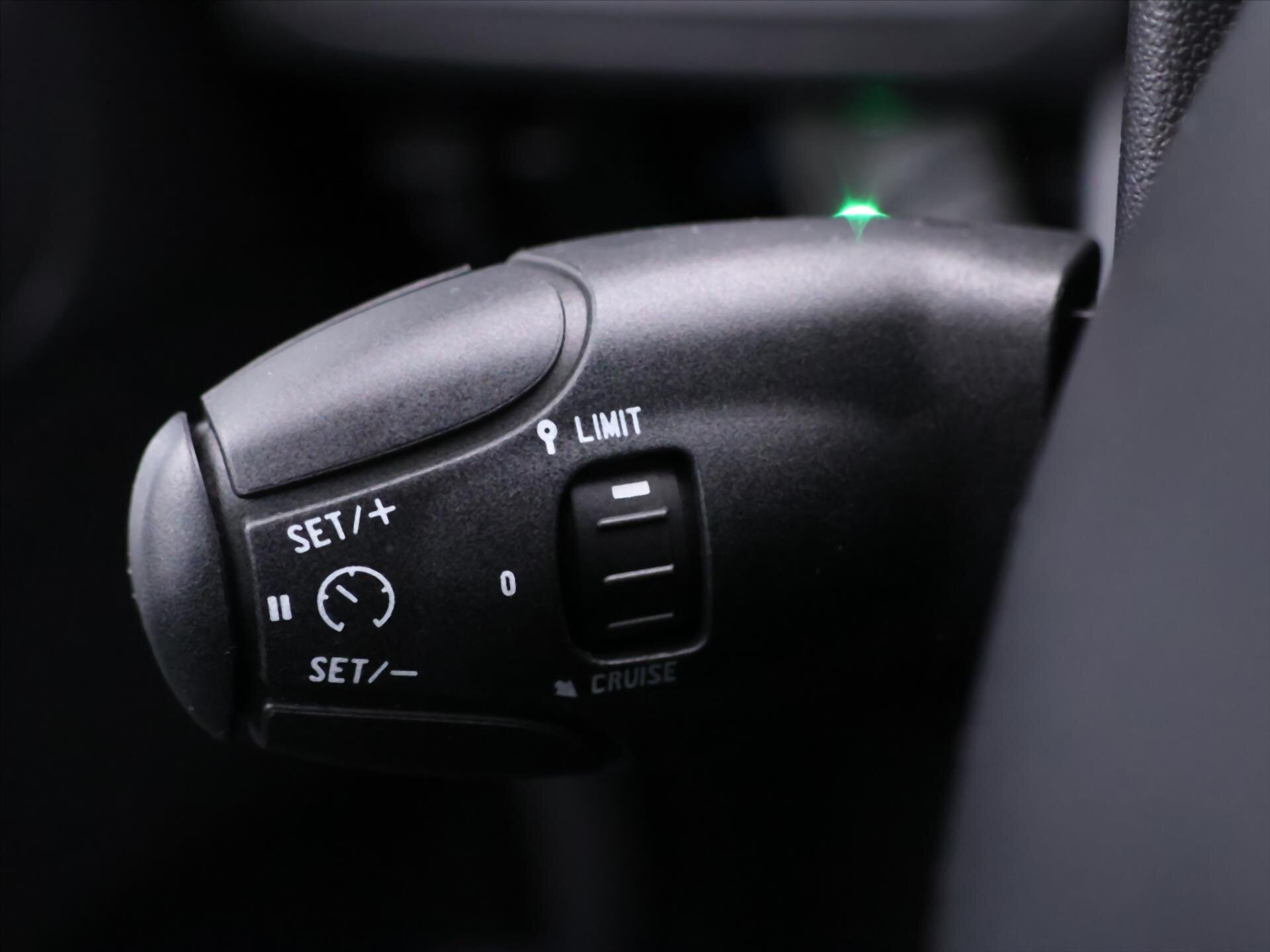 Peugeot 2008 SUV 1,2 l 81 kw