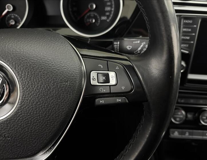 Volkswagen Touran 11