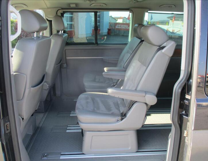 Volkswagen Multivan 9