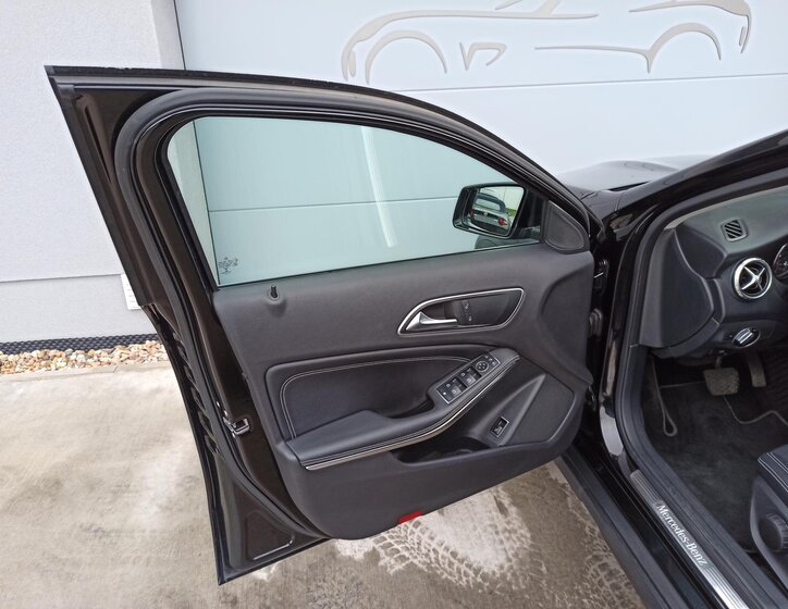 Mercedes-Benz GLA 24