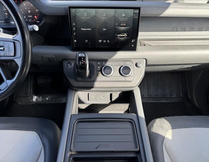 Land Rover Defender SUV / Terénní 3,0 l 221 kw