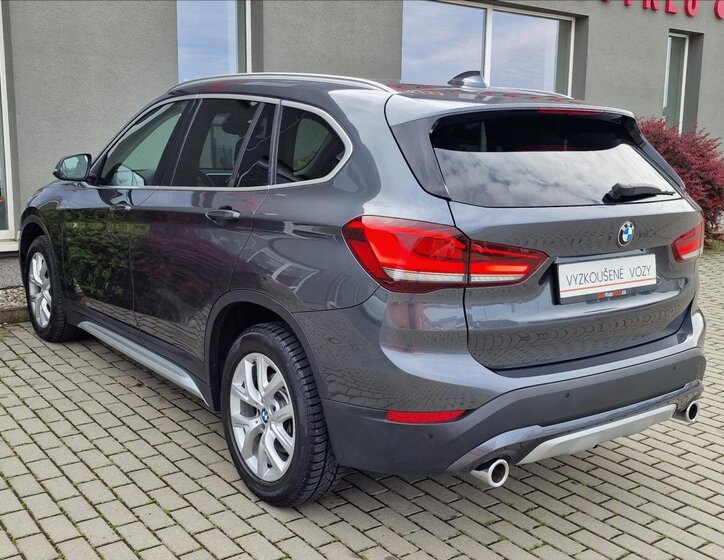 BMW X1 8