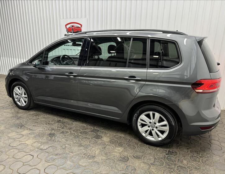 Volkswagen Touran 5