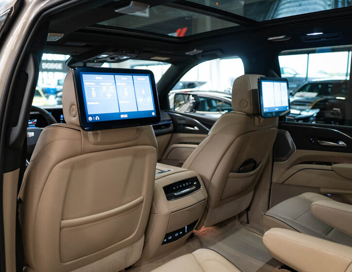 Cadillac Escalade 38