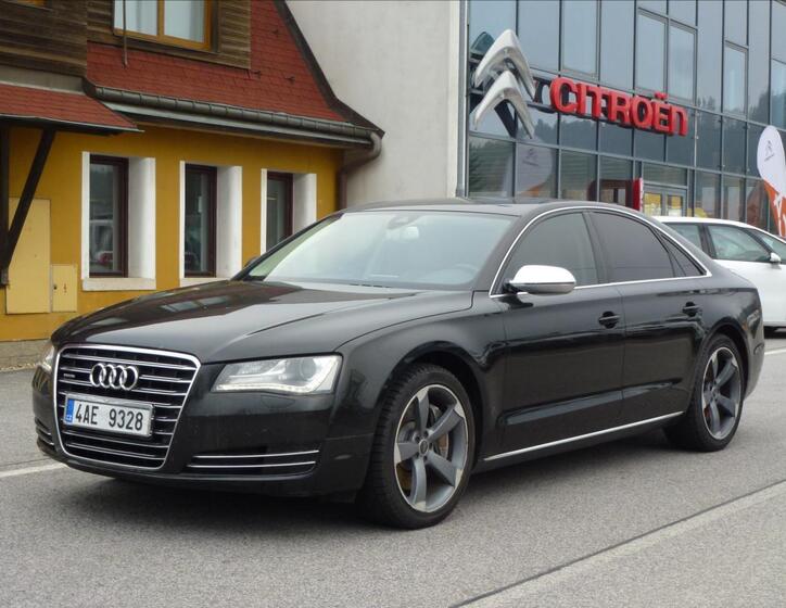 Audi A8 1