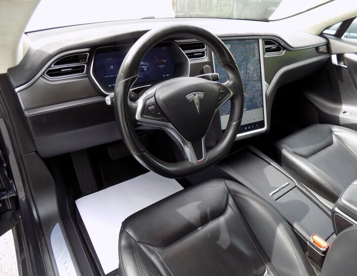 Tesla Model S 13
