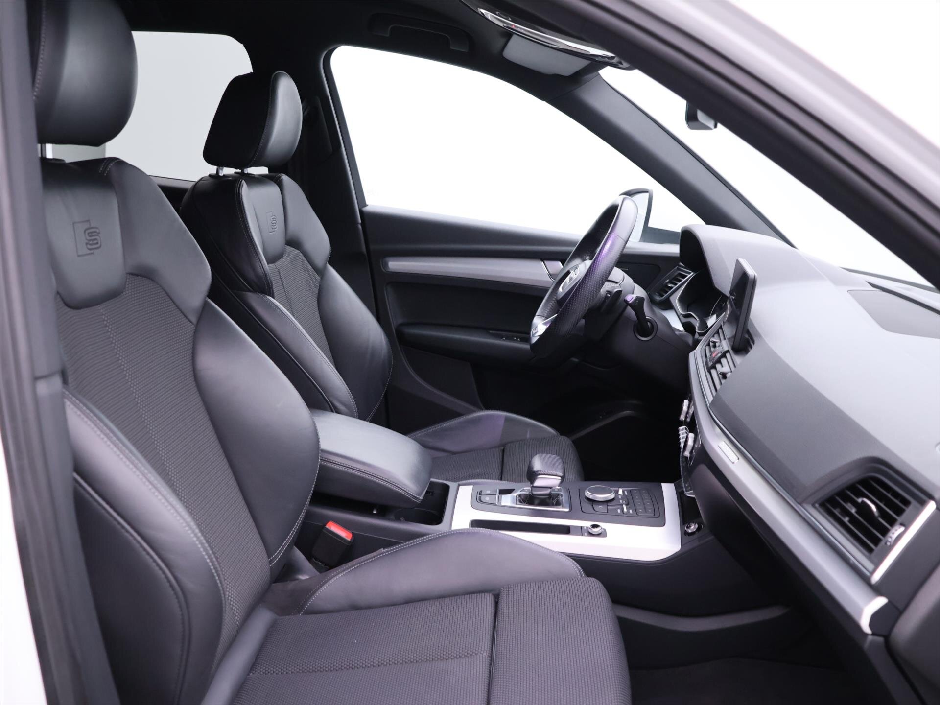 Audi Q5 SUV / Terénní 2,0 l 140 kw