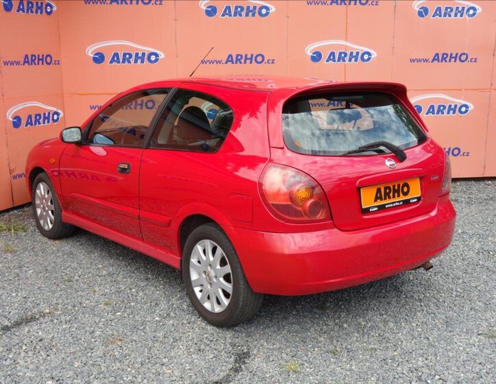 Nissan Almera 5