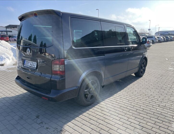 Volkswagen Multivan Kombi 2,5 l 128 kw