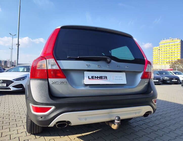 Volvo XC70 Kombi 2,4 l 151 kw