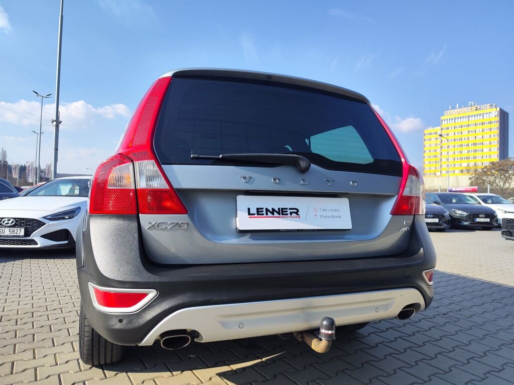 Volvo XC70 Kombi 2,4 l 151 kw