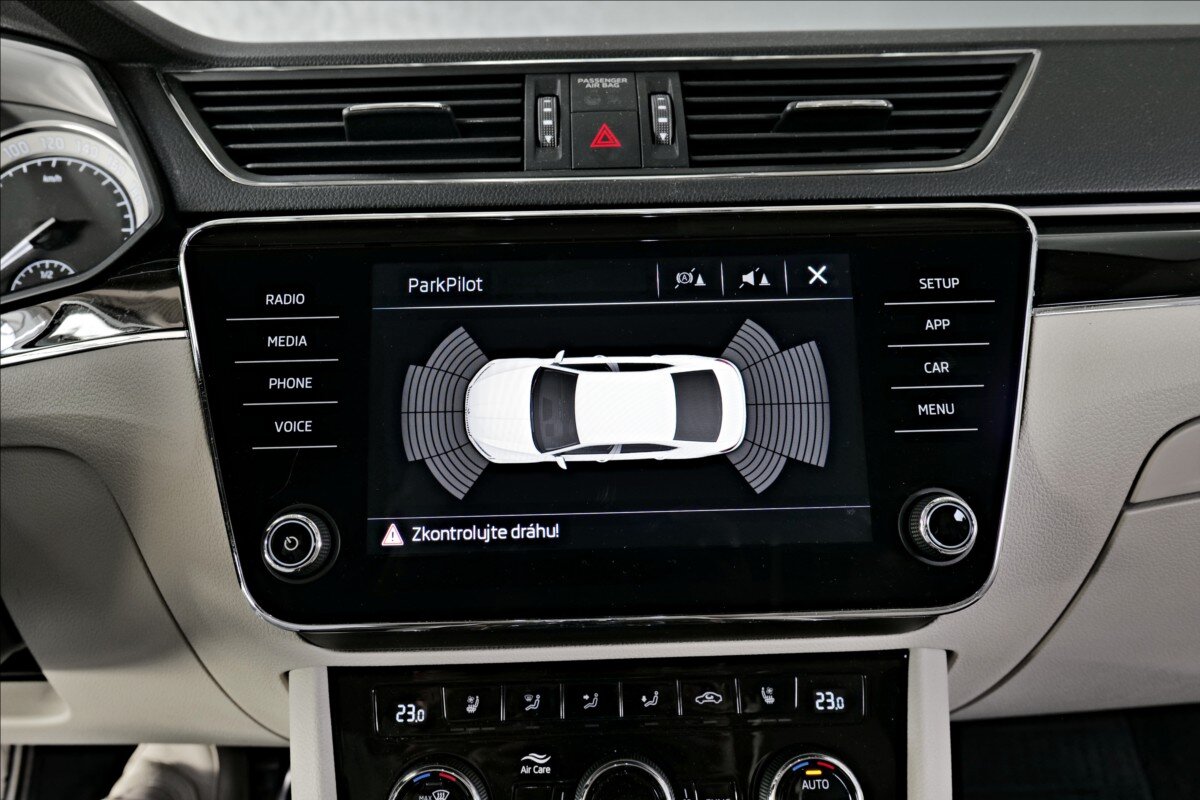 Škoda Superb Sedan / Limuzína 2,0 l 200 kw