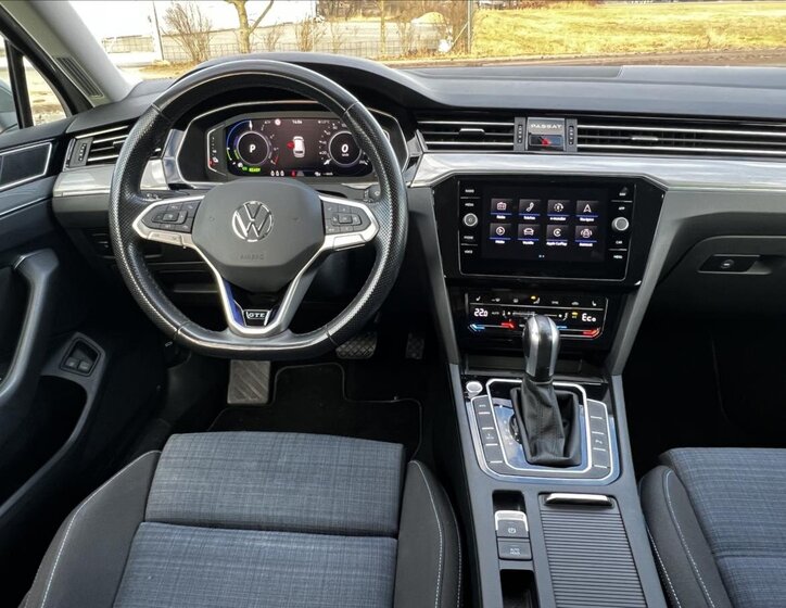 Volkswagen Passat Kombi 1,4 l 160 kw