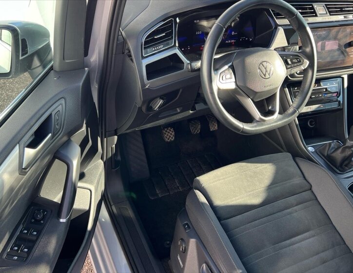 Volkswagen Touran MPV 1,5 l 110 kw
