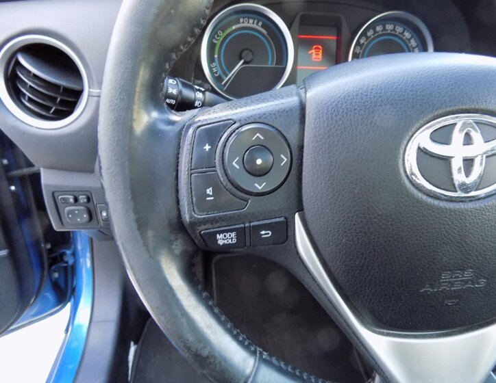 Toyota Auris Hatchback 1,8 l 73 kw