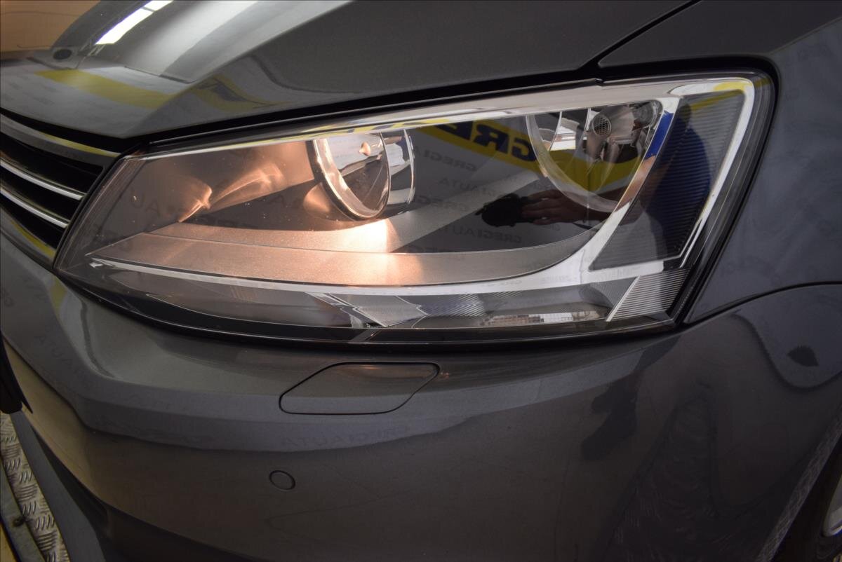 Volkswagen Jetta Sedan 1,2 l 77 kw