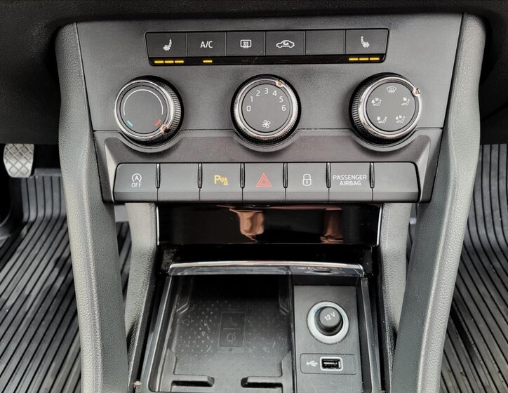 Škoda Karoq SUV / Terénní 1,6 l 85 kw