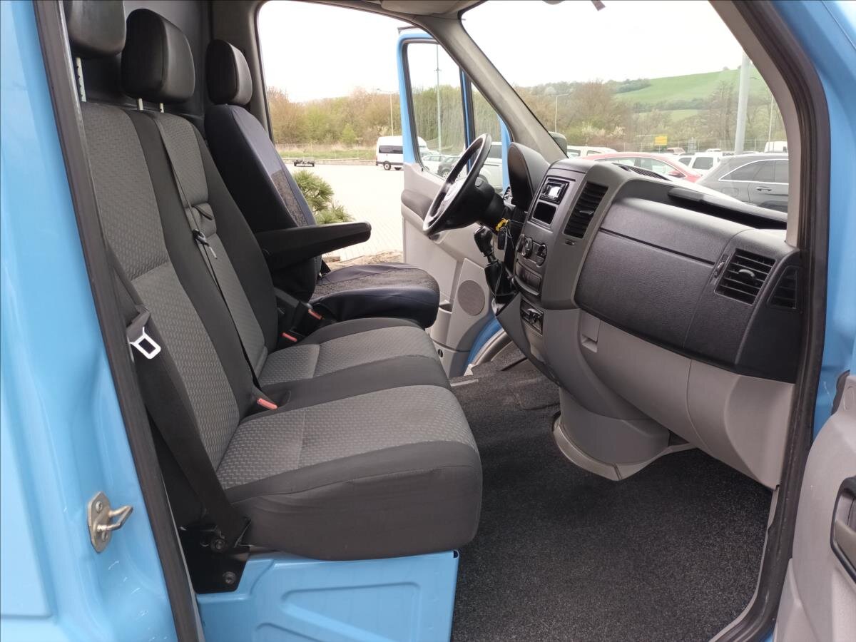 Volkswagen Crafter Skříň 2,0 l 120 kw