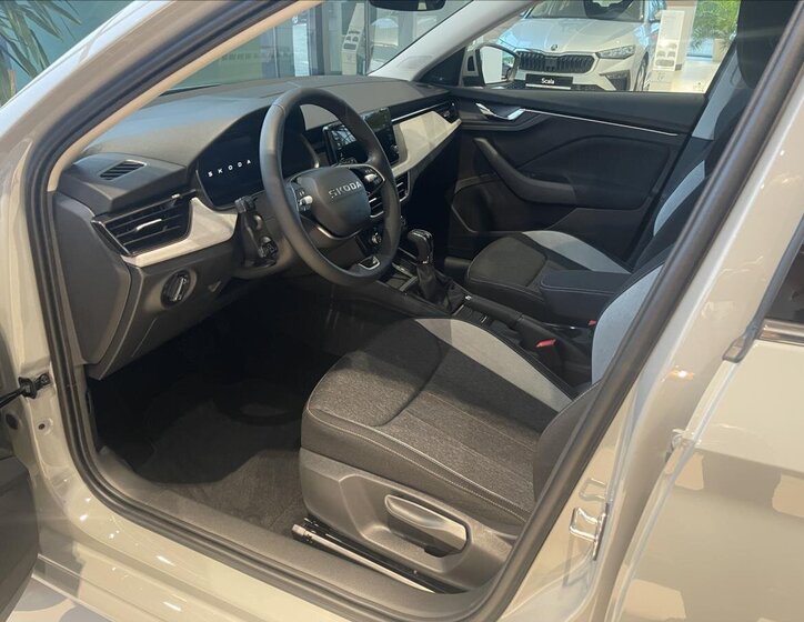 Škoda Scala Hatchback 1,5 l 0