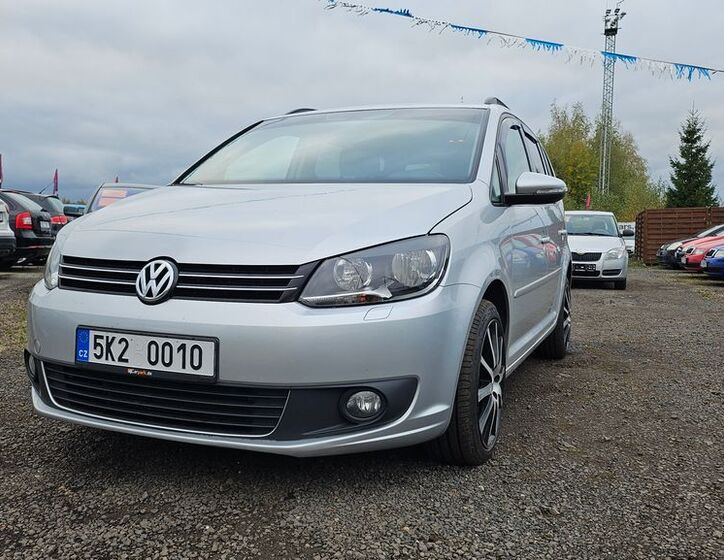 Volkswagen Touran 1