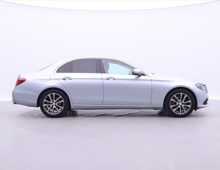 Mercedes-Benz Třídy E Sedan / Limuzína 2,0 l 135 kw