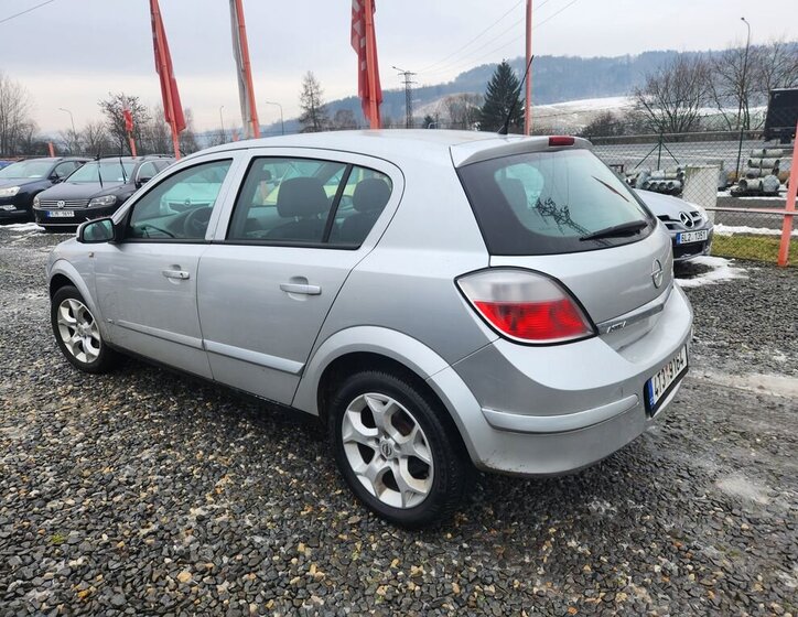 Opel Astra Hatchback 1,7 l 74 kw