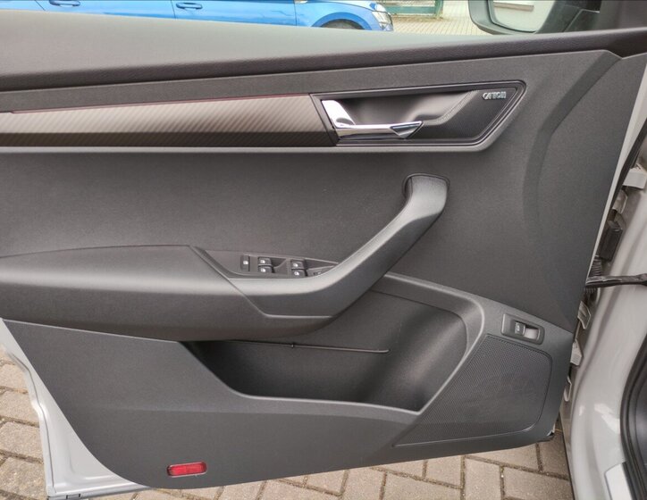 Škoda Karoq SUV / Terénní 1,5 l 110 kw