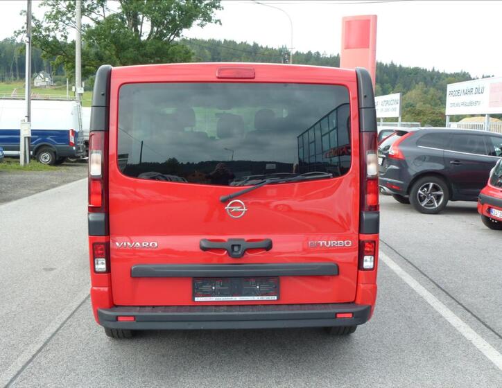 Opel Vivaro 6
