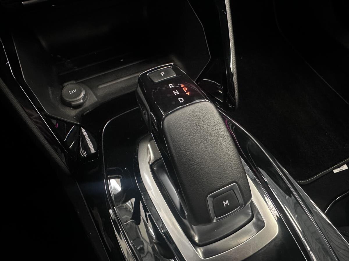 Peugeot 2008 SUV / Terénní 1,2 l 114 kw