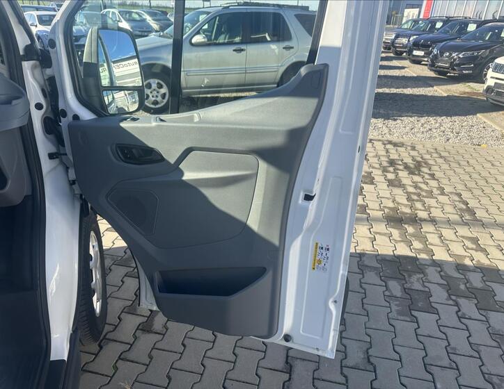 Ford Transit 19