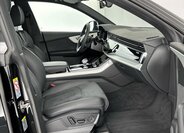 Audi Q8 SUV / Terénní 3,0 l 210 kw