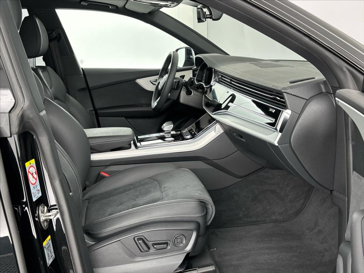 Audi Q8 SUV / Terénní 3,0 l 210 kw