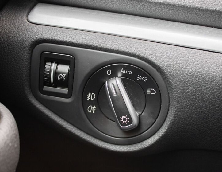 Volkswagen Sharan MPV 2,0 l 103 kw