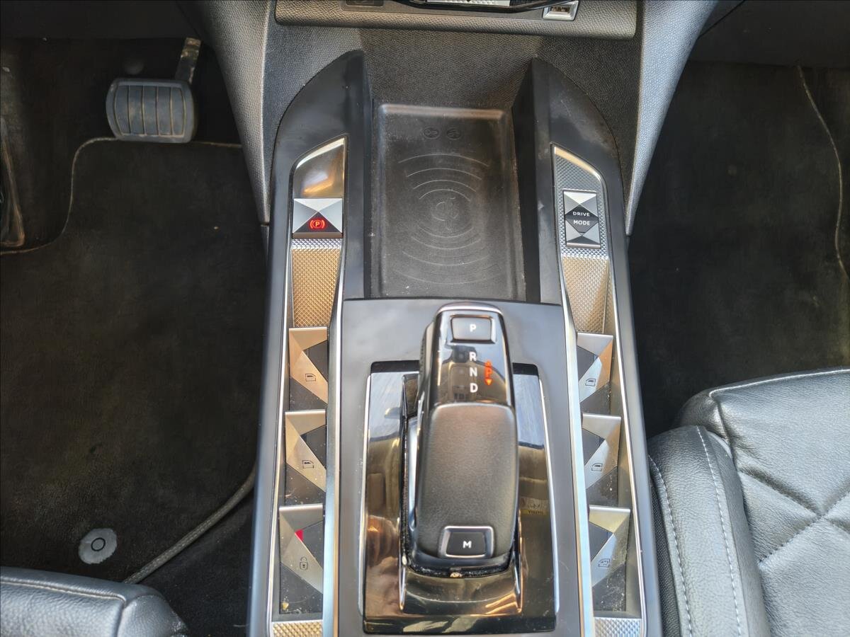 DS Automobiles DS3 Crossback Hatchback 1,2 l 114 kw