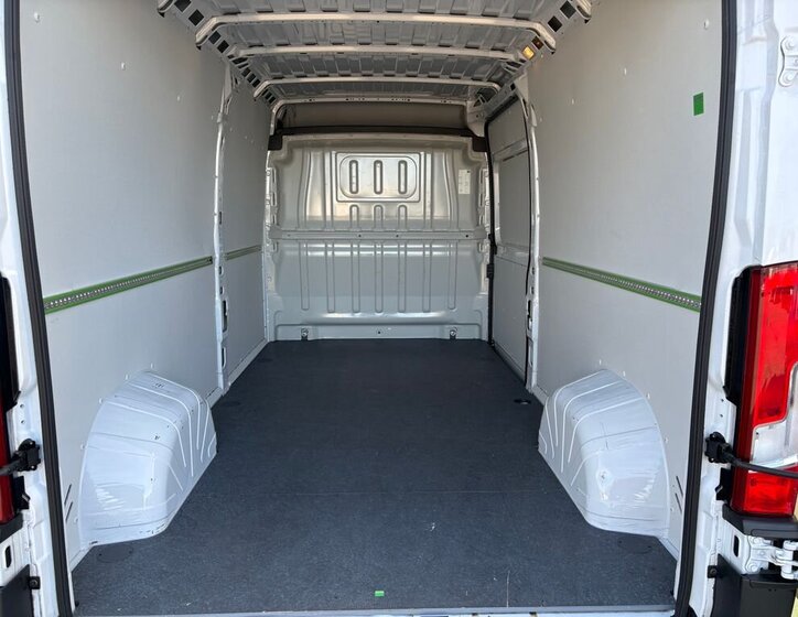 Opel Movano Skříň 2,2 l 103 kw