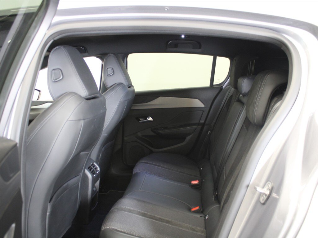 Peugeot 308 Hatchback 1,2 l 96 kw