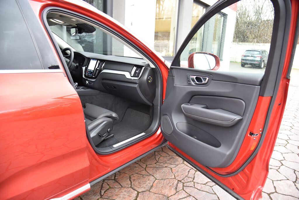 Volvo XC60 SUV / Terénní 2,0 l 186 kw