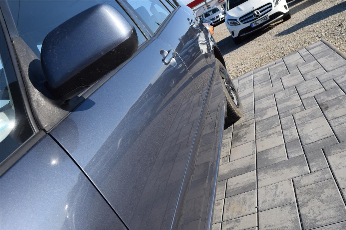 Toyota Corolla Verso Kombi 1,6 l 81 kw