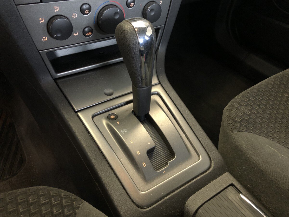 Opel Vectra Sedan 2,2 l 108 kw