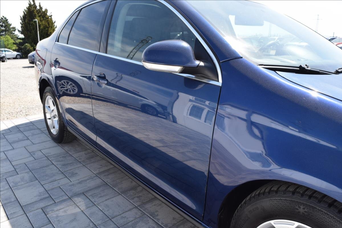 Volkswagen Jetta Sedan / Limuzína 1,9 l 77 kw