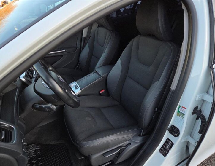 Volvo V60 Kombi 2,0 l 120 kw