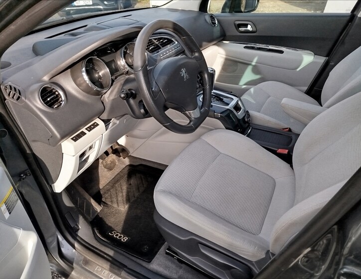 Peugeot 5008 13