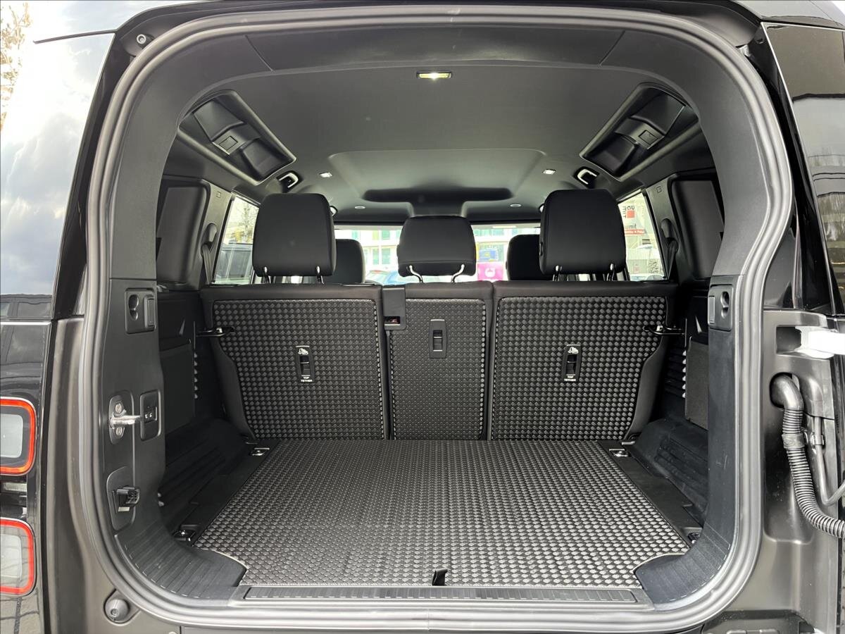 Land Rover Defender SUV / Terénní 3,0 l 147 kw
