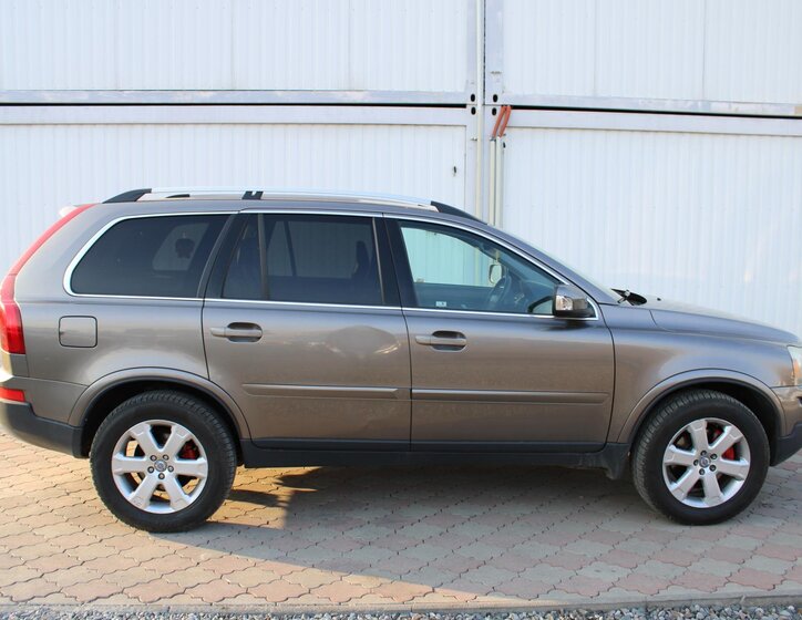 Volvo XC90 SUV / Terénní 2,4 l 136 kw