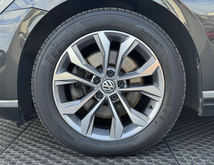 Volkswagen Passat 40