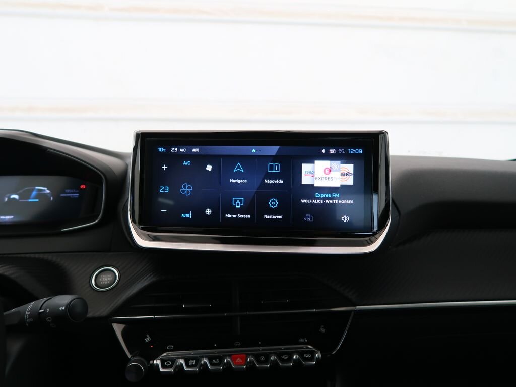 Peugeot 208 Hatchback 1,2 l 74 kw