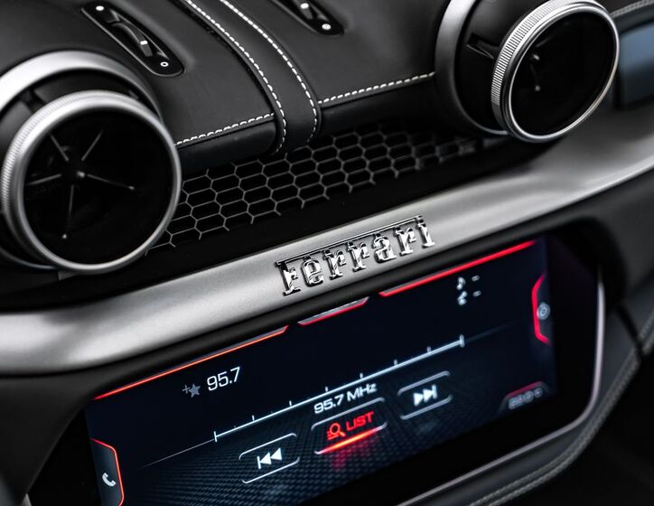 Ferrari Portofino 30